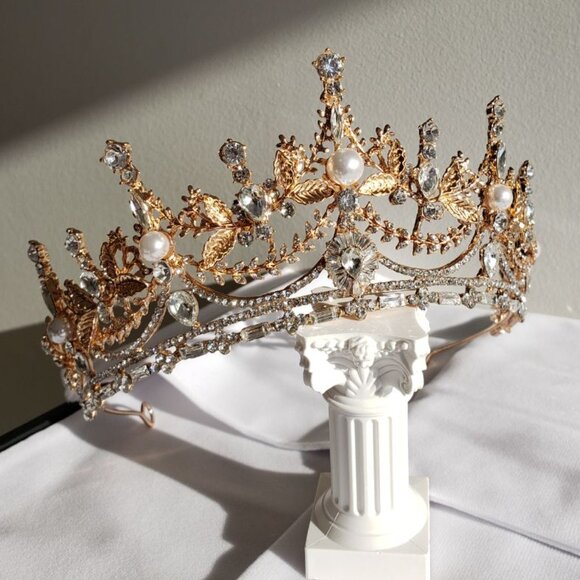 Jonquil Tiara Gold colored tiara with silver clear rhinestones and faux pearls - Picture 8 of 9